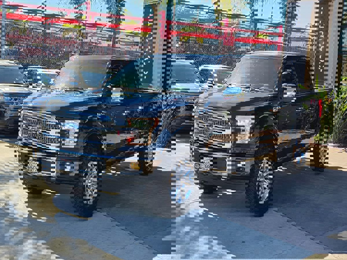 Used 2015 Ford F150 Platinum w/ Equipment Group 701A Luxury image 7