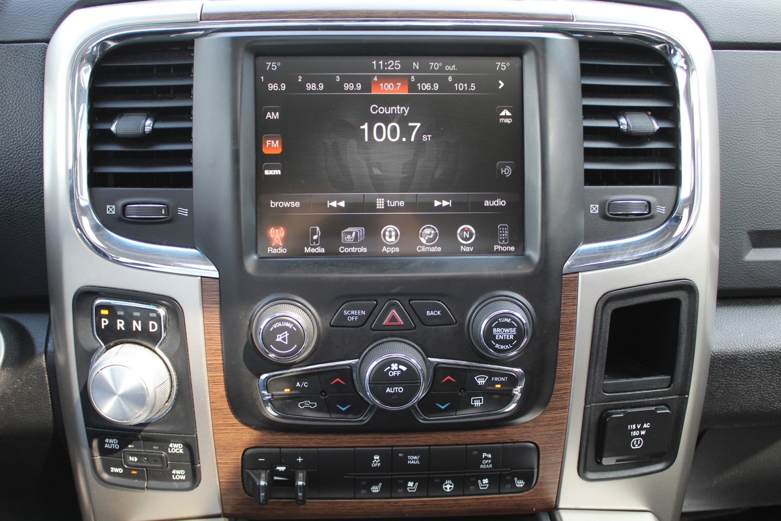 Used 2017 RAM 1500 Laramie w/ Convenience Group AWD/4WD image 31