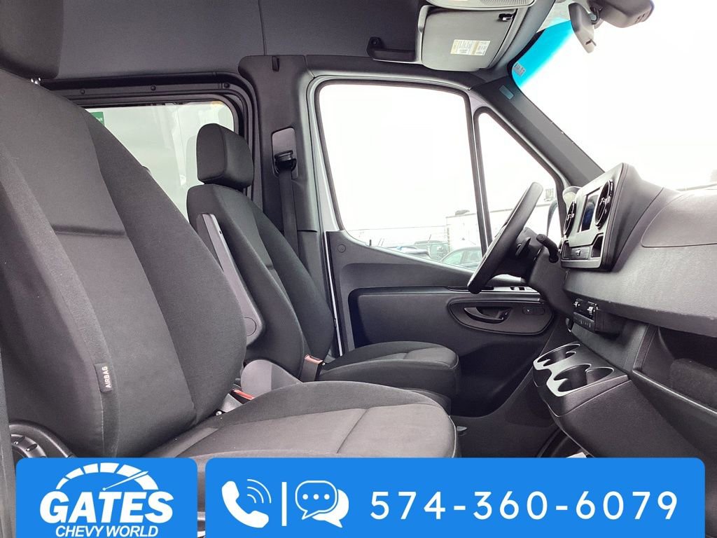 Used 2024 Mercedes-Benz Sprinter 2500 image 9