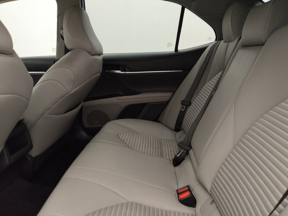 Used 2019 Toyota Camry SE image 18