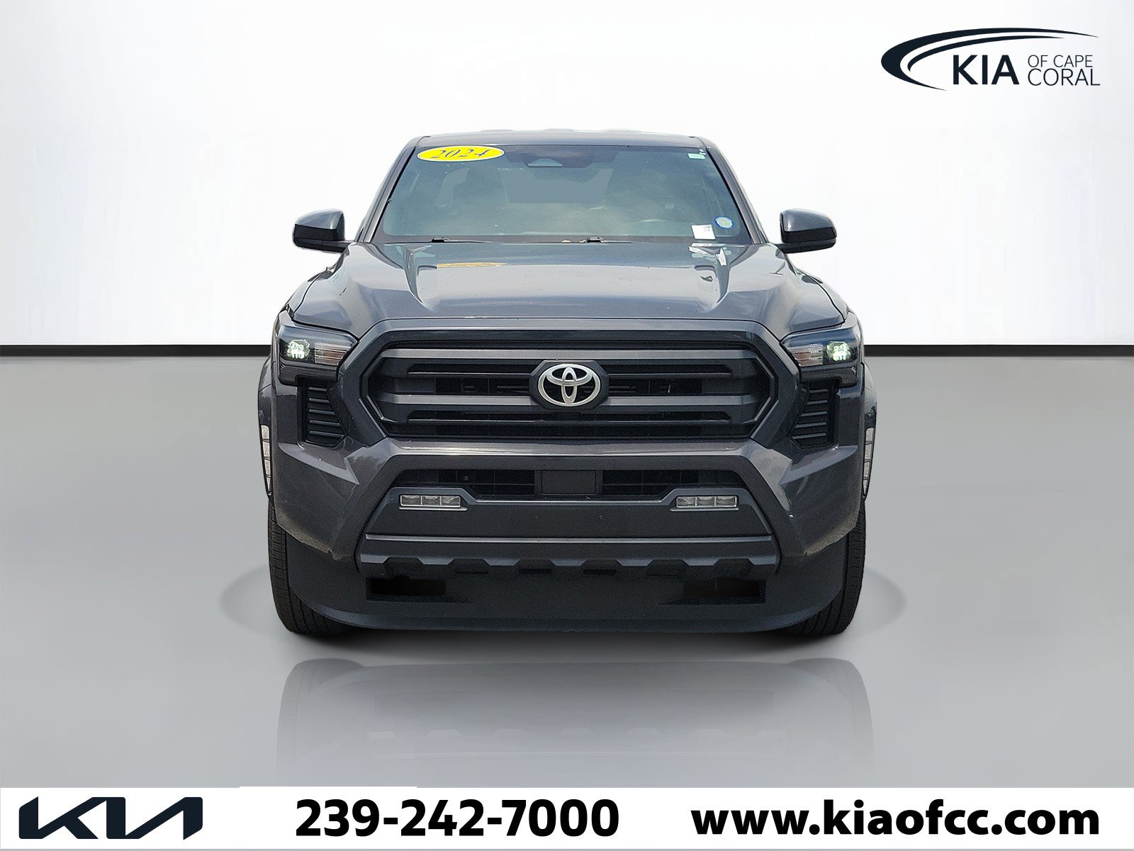 Used 2024 Toyota Tacoma SR5 AWD/4WD image 2