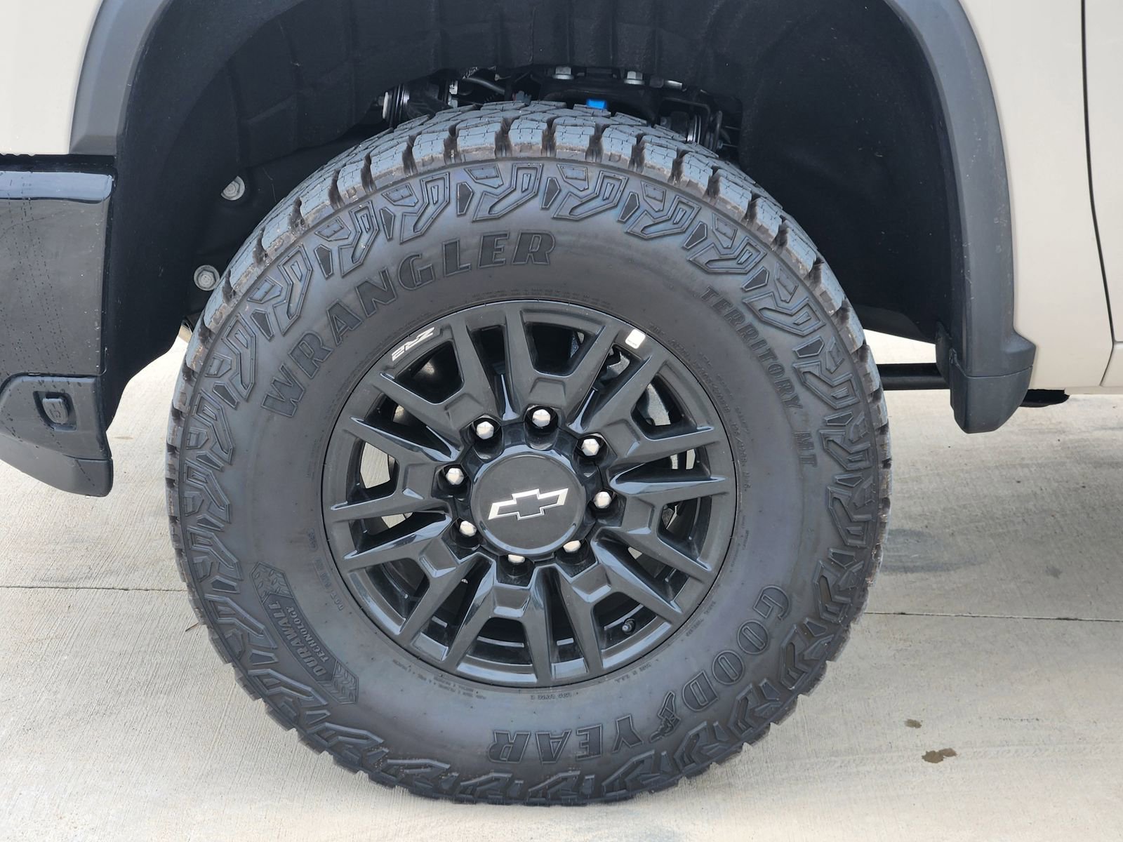 New 2026 Chevrolet Silverado 2500 ZR2 w/ LPO, Dark Essentials Package AWD/4WD image 11