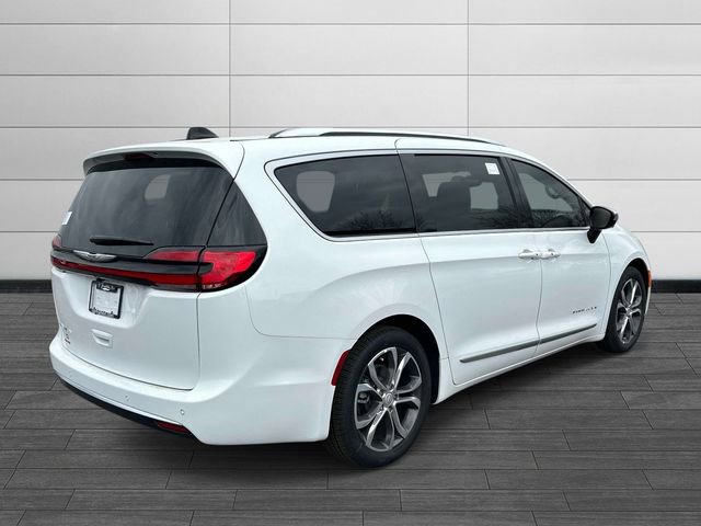 New 2026 Chrysler Pacifica Pinnacle FWD image 3