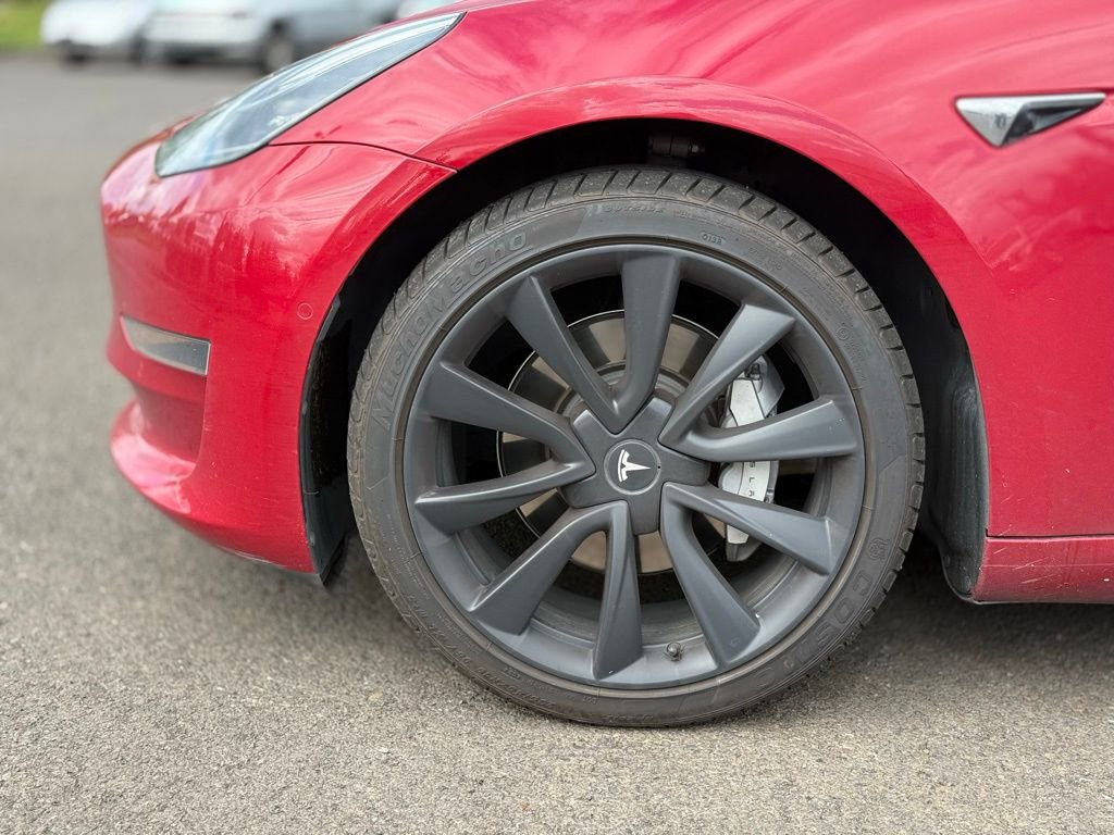 Used 2018 Tesla Model 3 Long Range image 9