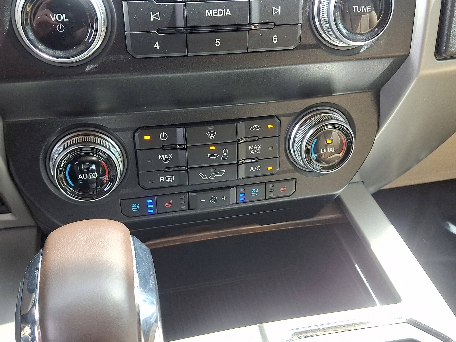 Used 2020 Ford F150 Lariat w/ Equipment Group 502A Luxury image 17