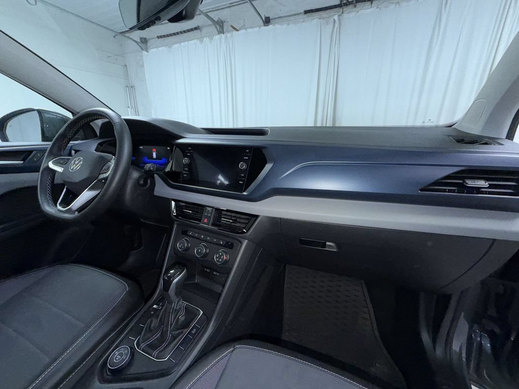 Used 2022 Volkswagen Taos SE w/ Panoramic Sunroof Package AWD/4WD image 18