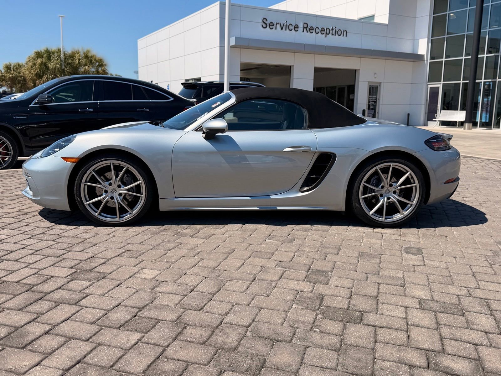 Used 2021 Porsche 718 Boxster RWD image 9