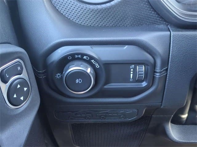 Used 2025 Jeep Wrangler Unlimited Rubicon image 15