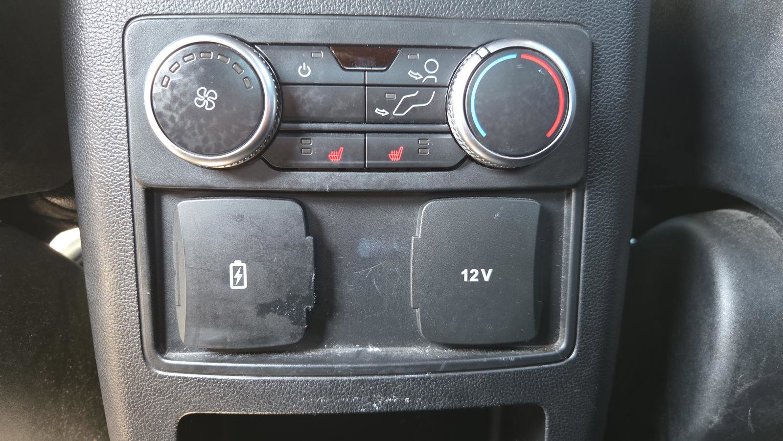 Used 2020 Ford Explorer XLT w/ Equipment Group 202A image 21