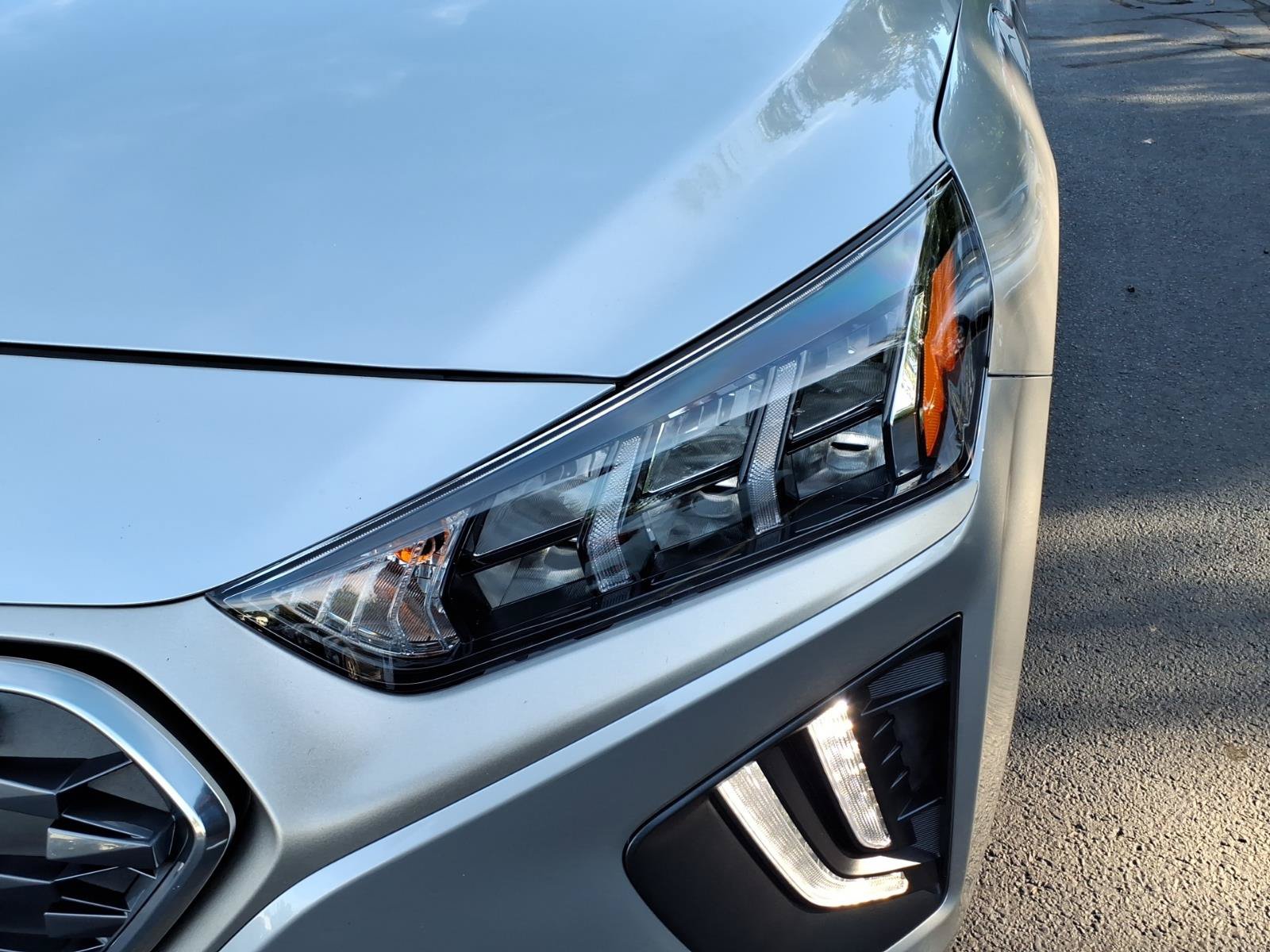 Used 2022 Hyundai Ioniq SEL FWD image 10