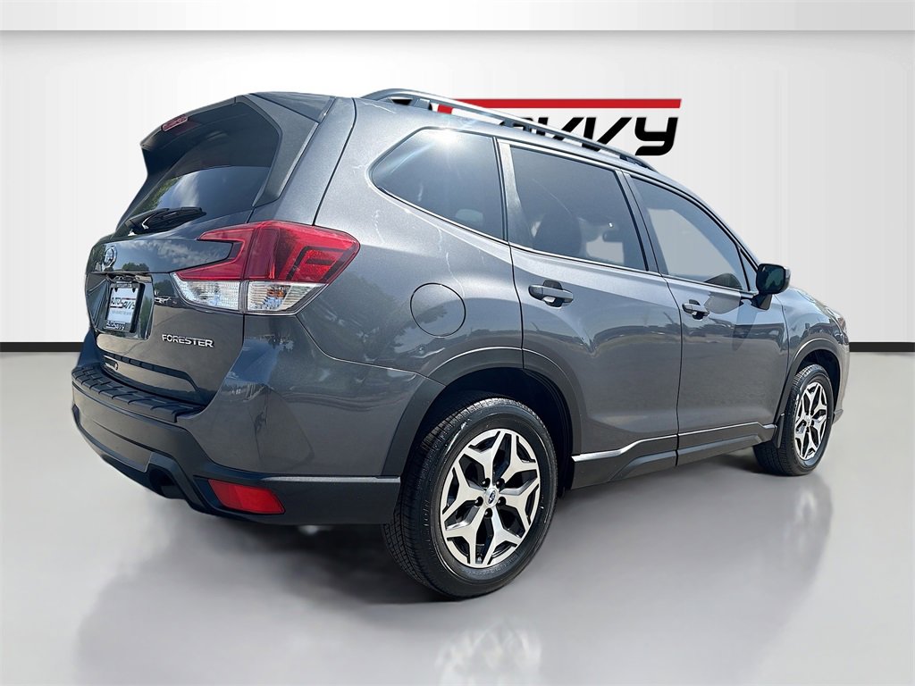 Used 2024 Subaru Forester Premium image 7
