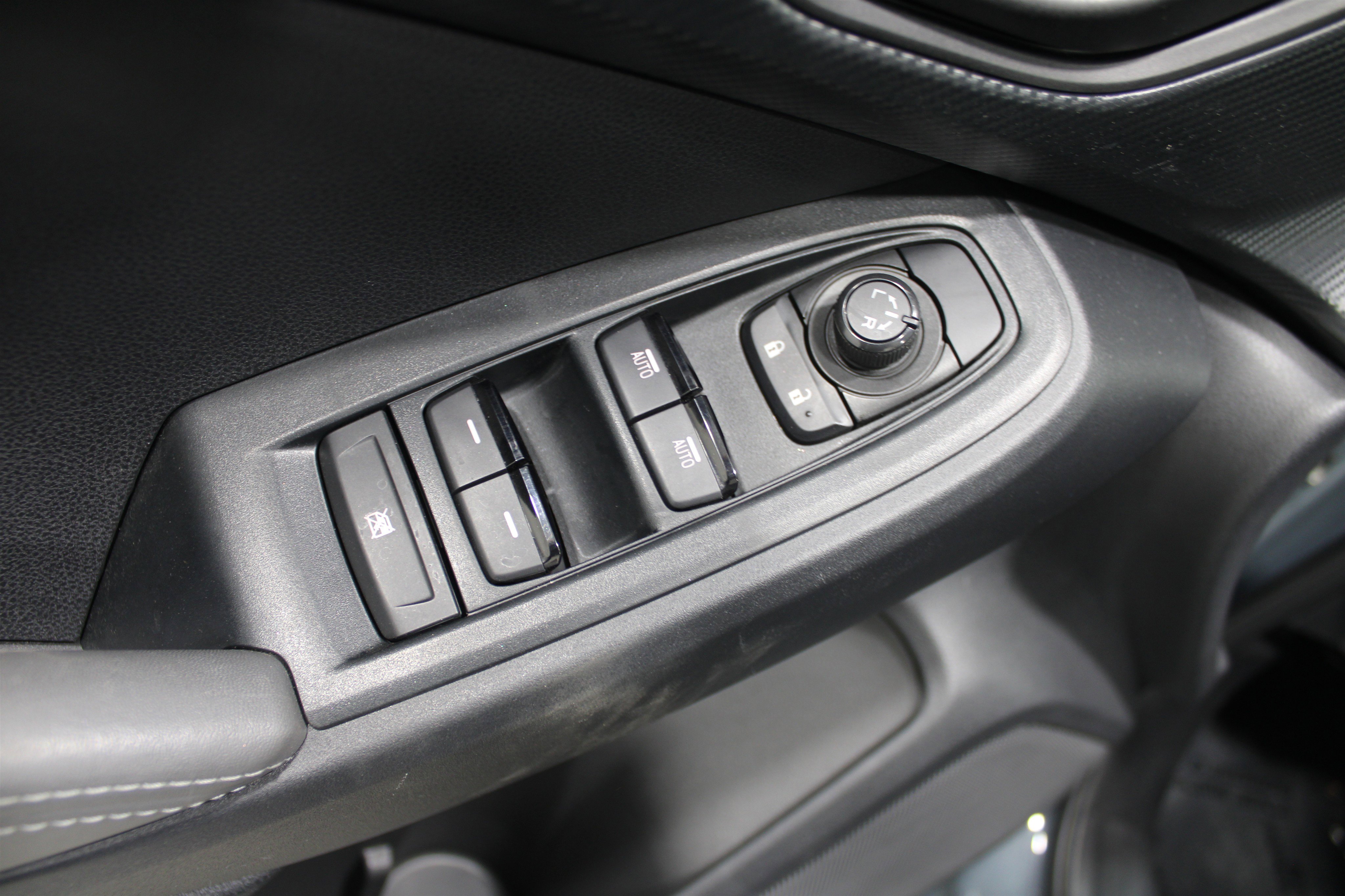 Used 2024 Subaru Crosstrek 2.0i Premium image 6