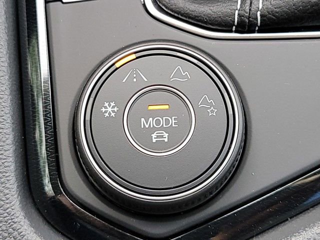 New 2025 Volkswagen Taos SE image 36