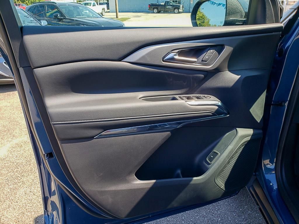 New 2026 Chevrolet Traverse LT w/ Driver Confidence Package image 9