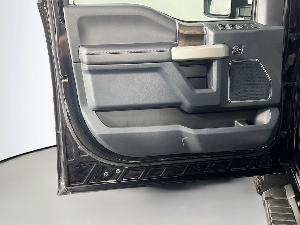 Used 2022 Ford F250 Lariat w/ Black Appearance Package AWD/4WD image 18