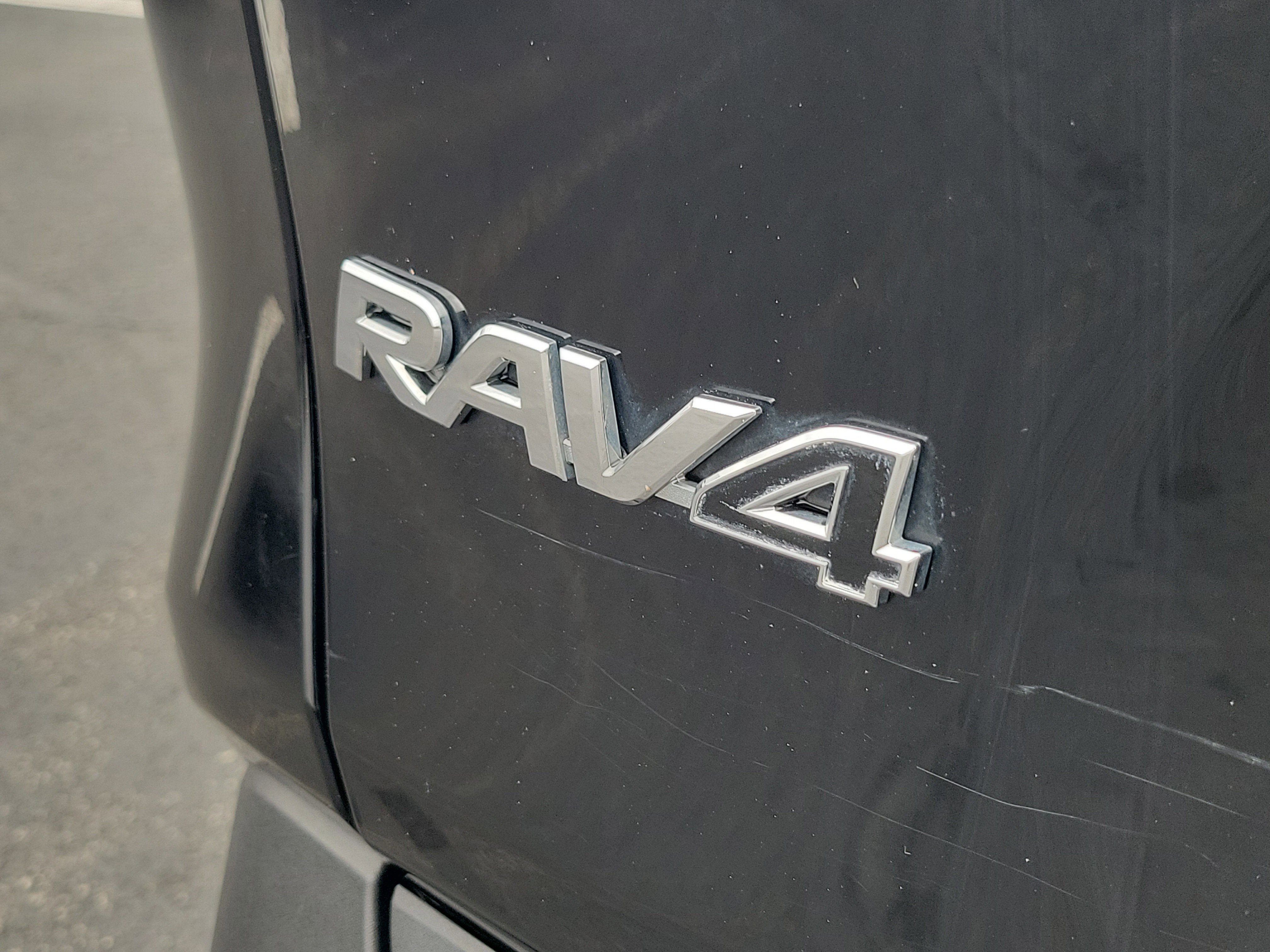 Certified 2019 Toyota RAV4 XLE Premium AWD/4WD image 8