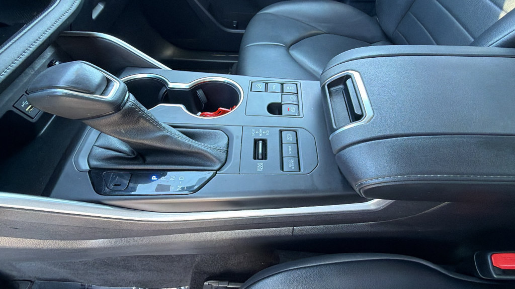 Certified 2023 Toyota Highlander XLE AWD/4WD image 13