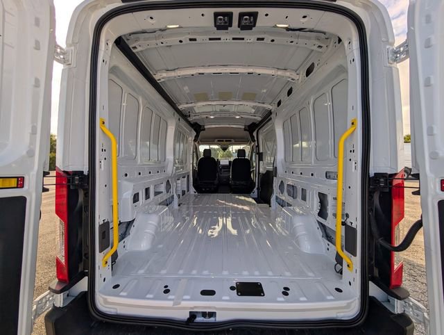 New 2026 Ford Transit 250 148 Medium Roof RWD image 7