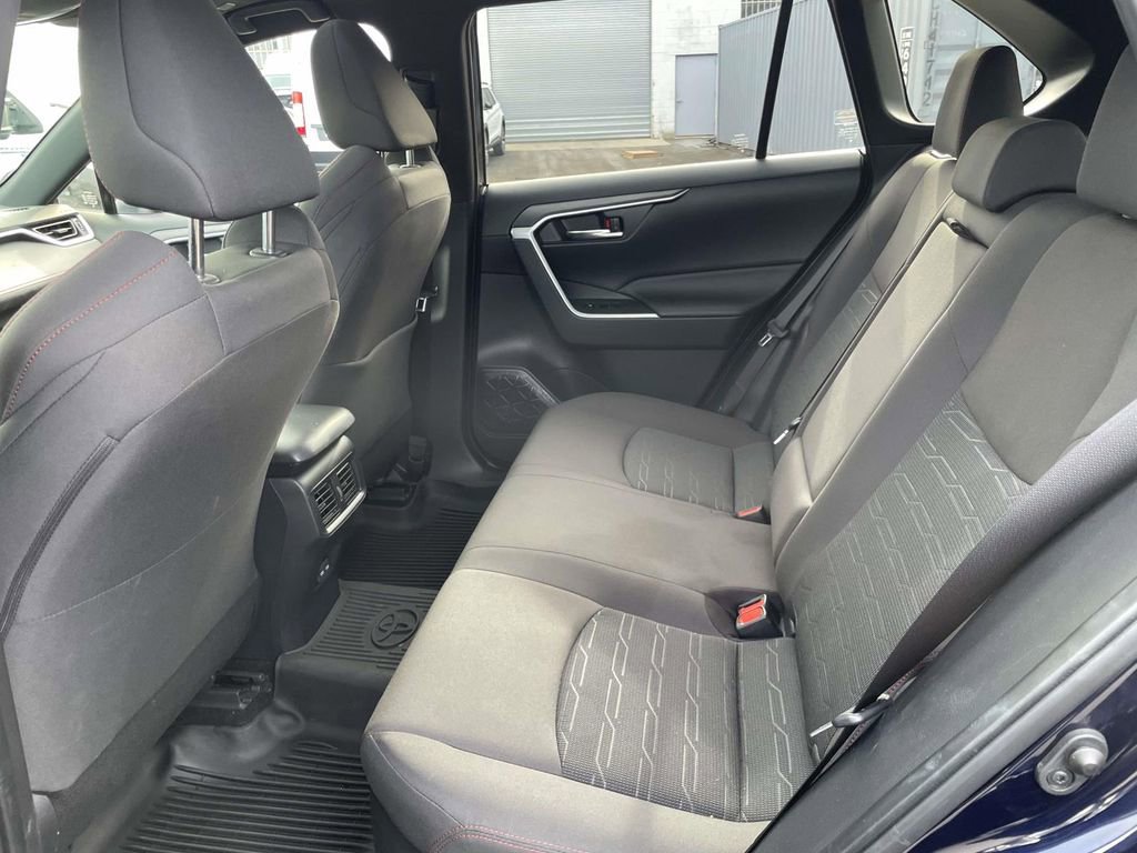 Used 2023 Toyota RAV4 SE image 11
