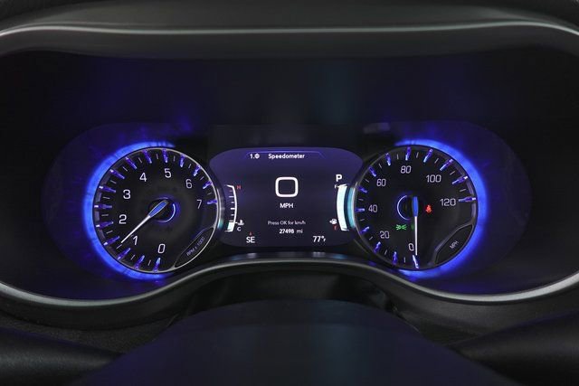 Used 2024 Chrysler Pacifica Touring-L image 14