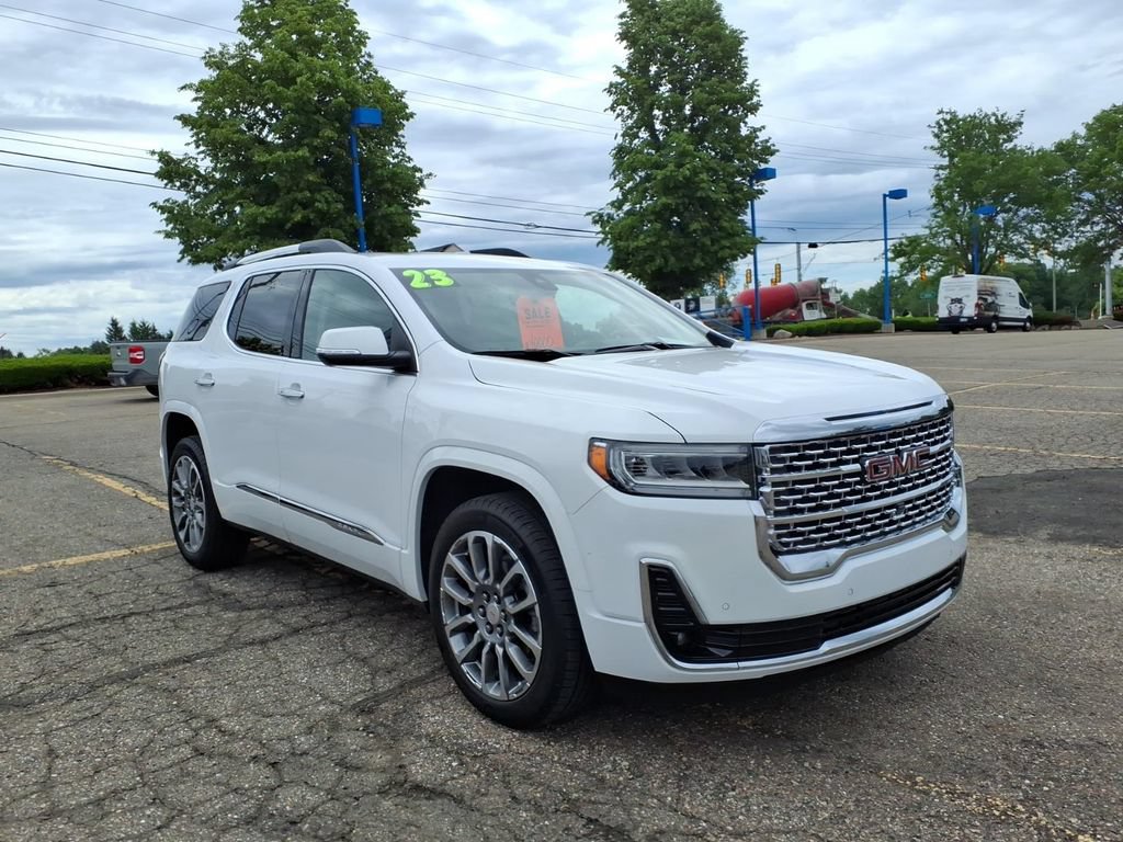 Used 2023 GMC Acadia Denali w/ Denali Technology Package AWD/4WD image 3