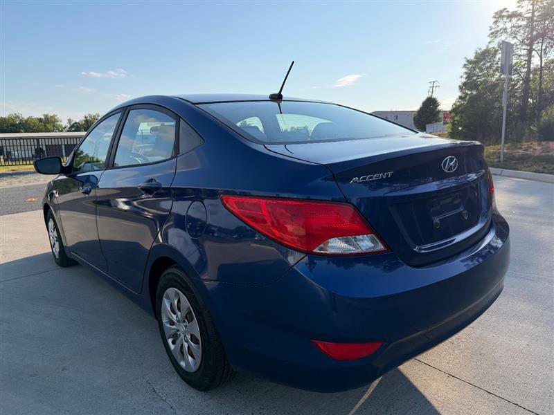 Used 2017 Hyundai Accent SE FWD image 3
