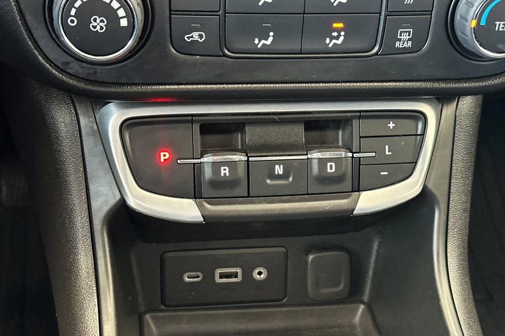 Used 2022 GMC Terrain SLE w/ LPO, Floor Liner Package image 30