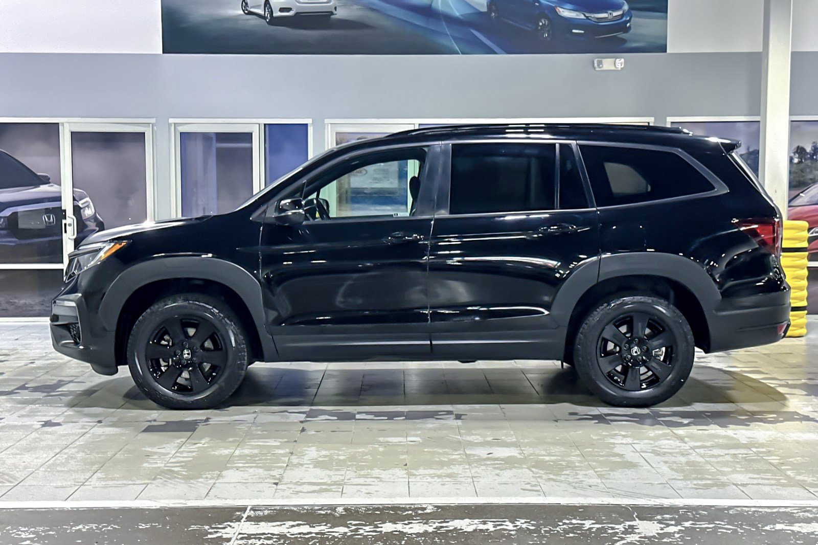 Used 2022 Honda Pilot TrailSport image 2