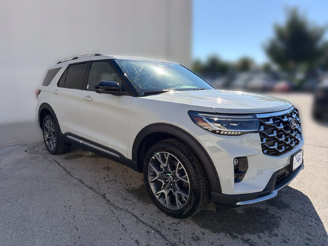 New 2027 Ford Explorer Platinum w/ 3.0L Ultimate Package AWD/4WD image 3