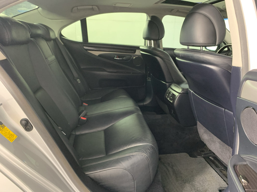 Used 2014 Lexus LS 460 w/ Comfort Package RWD image 37