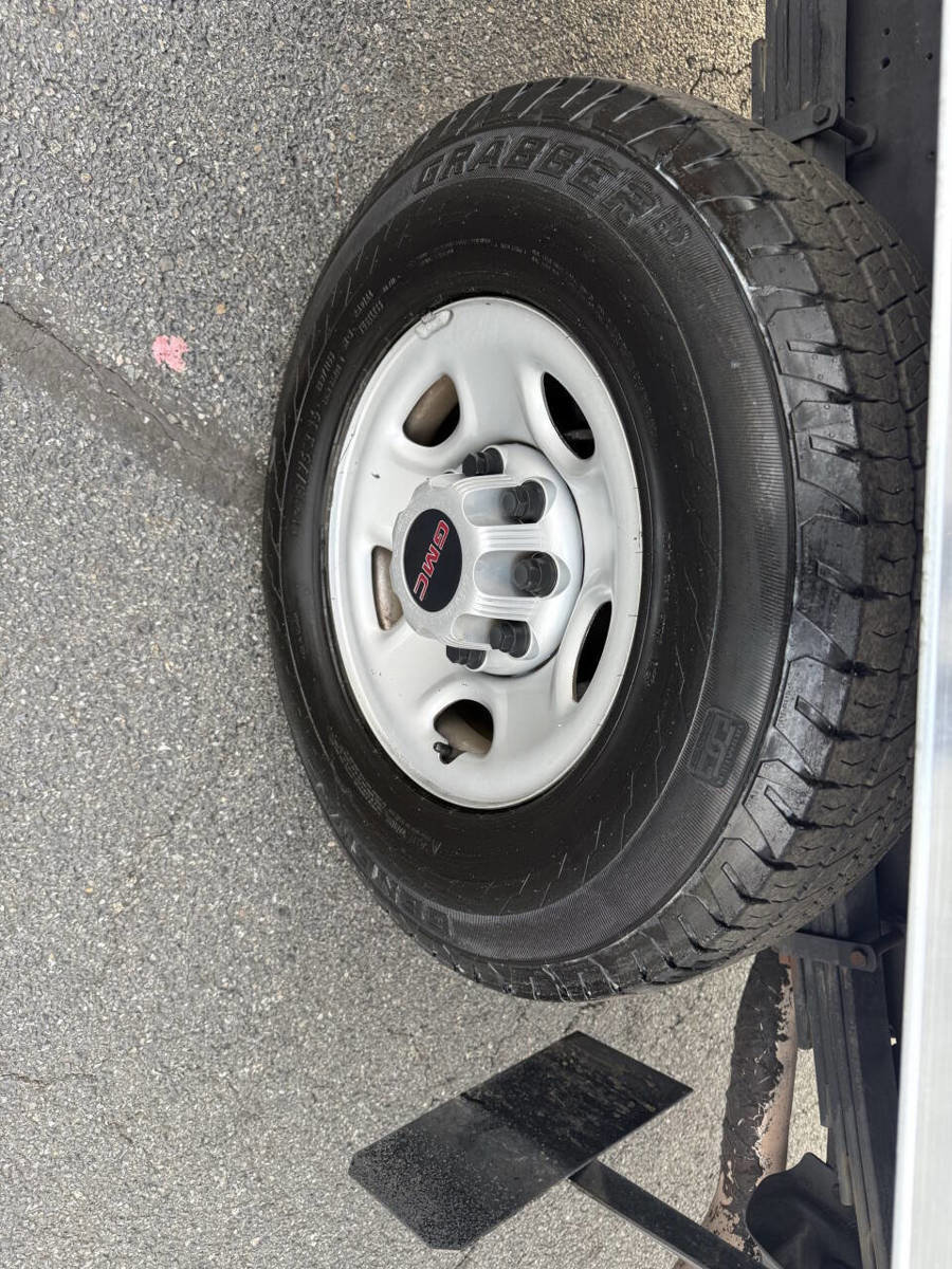 Used 2018 GMC Savana 3500 w/ Power Convenience Package image 11