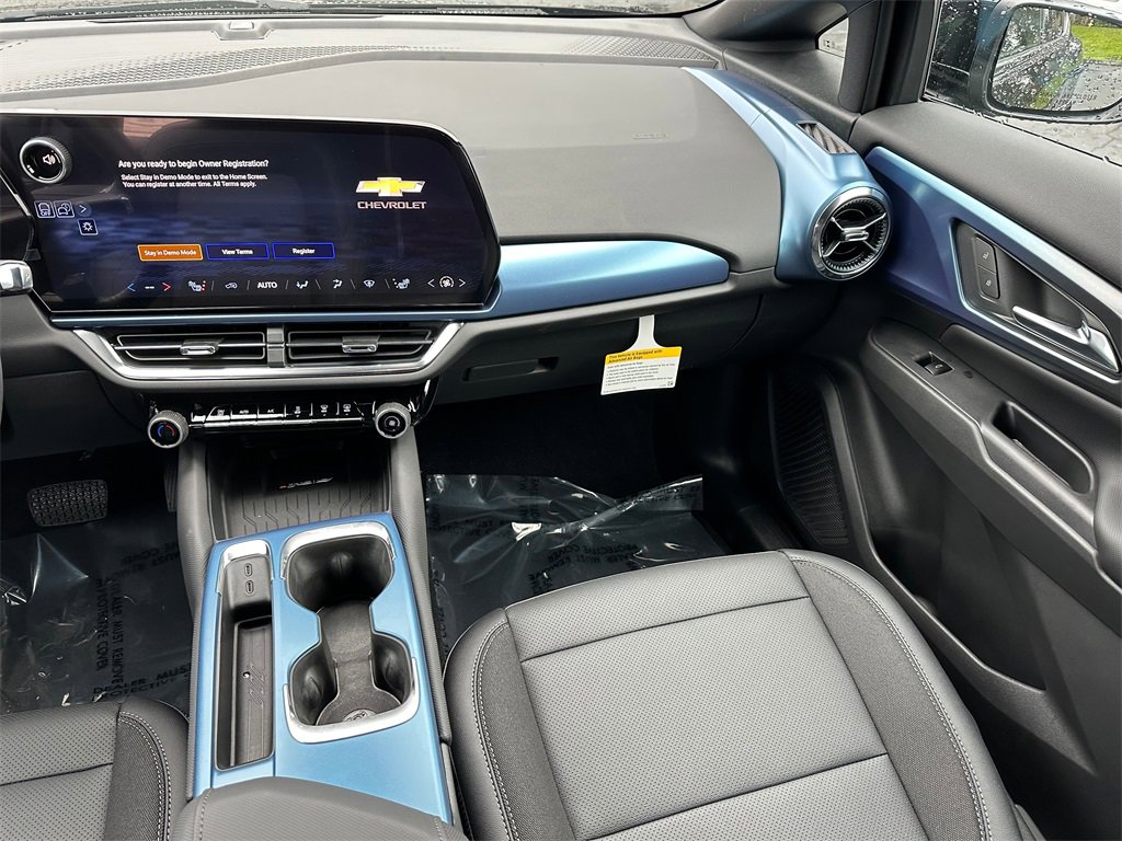 New 2026 Chevrolet Equinox EV LT image 18