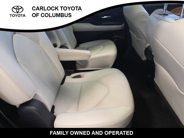 Used 2024 Toyota Grand Highlander AWD image 17