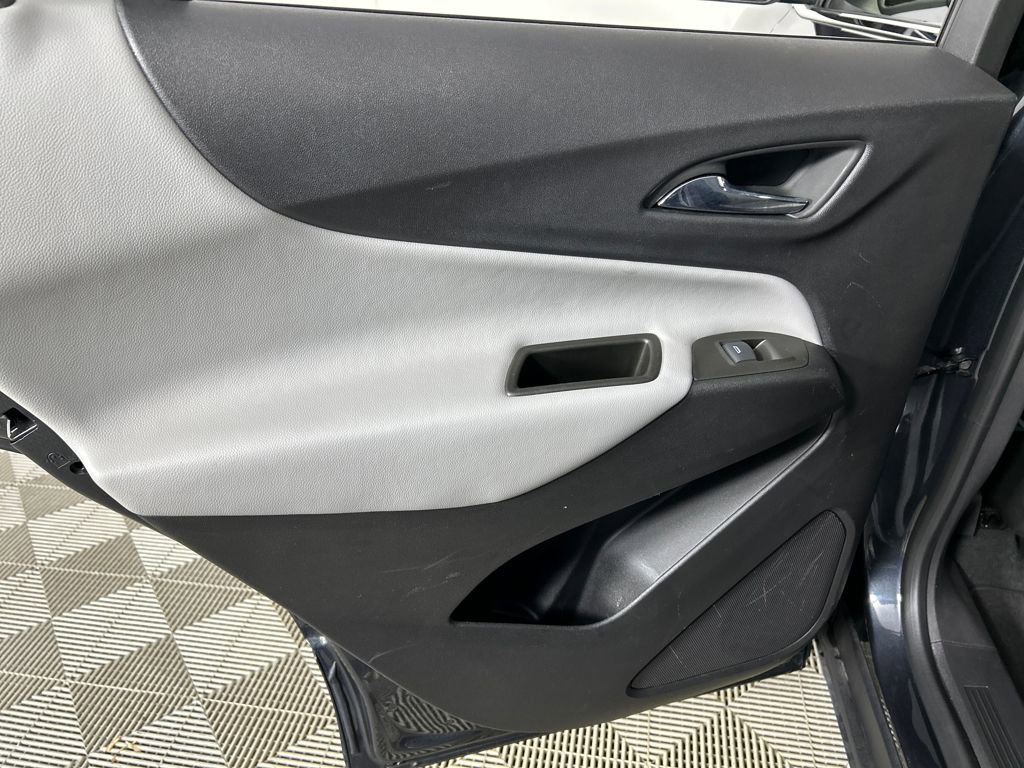 Used 2023 Chevrolet Equinox LT w/ Driver Convenience Package image 16