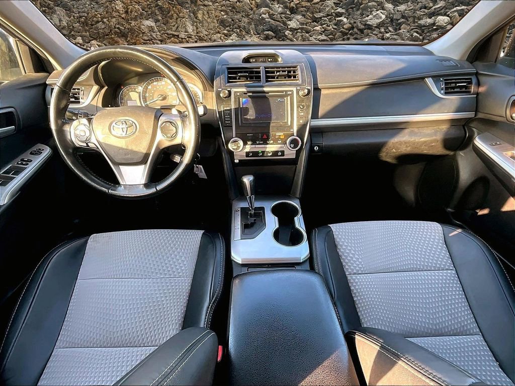Used 2014 Toyota Camry SE image 7