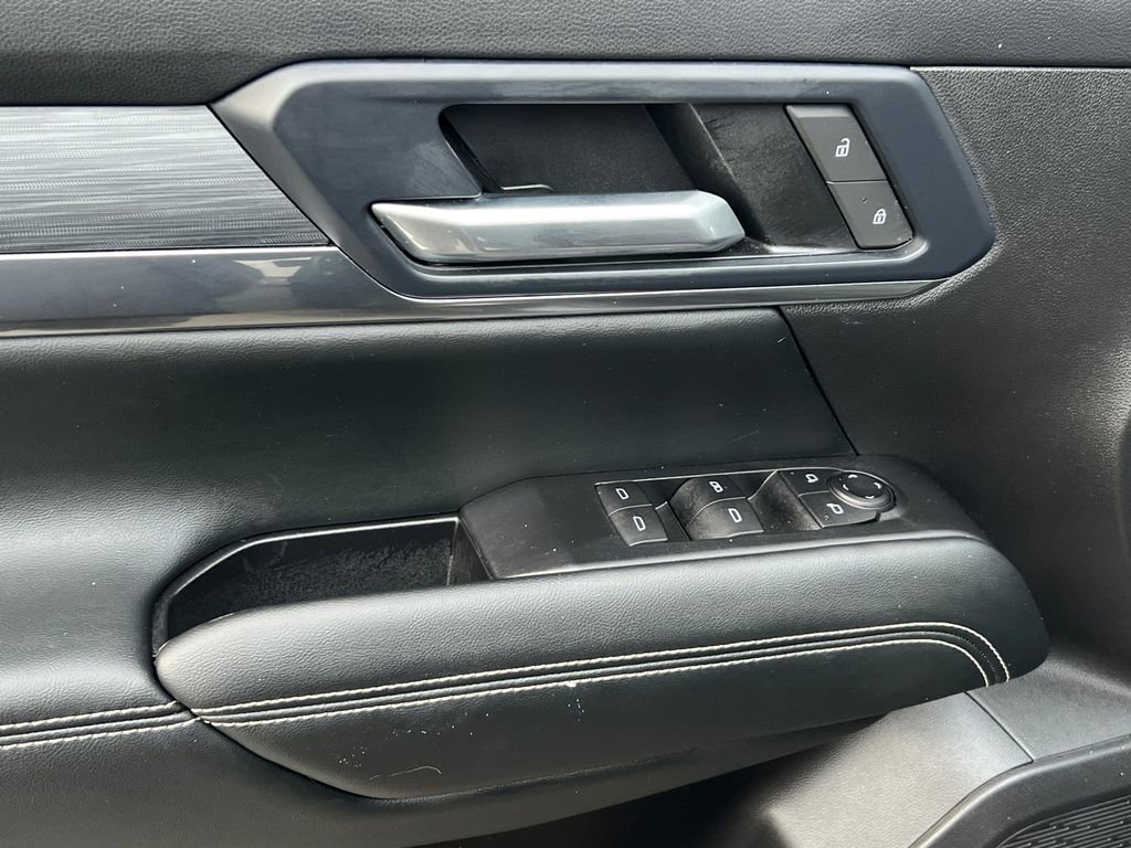 Used 2025 GMC Terrain Elevation image 15