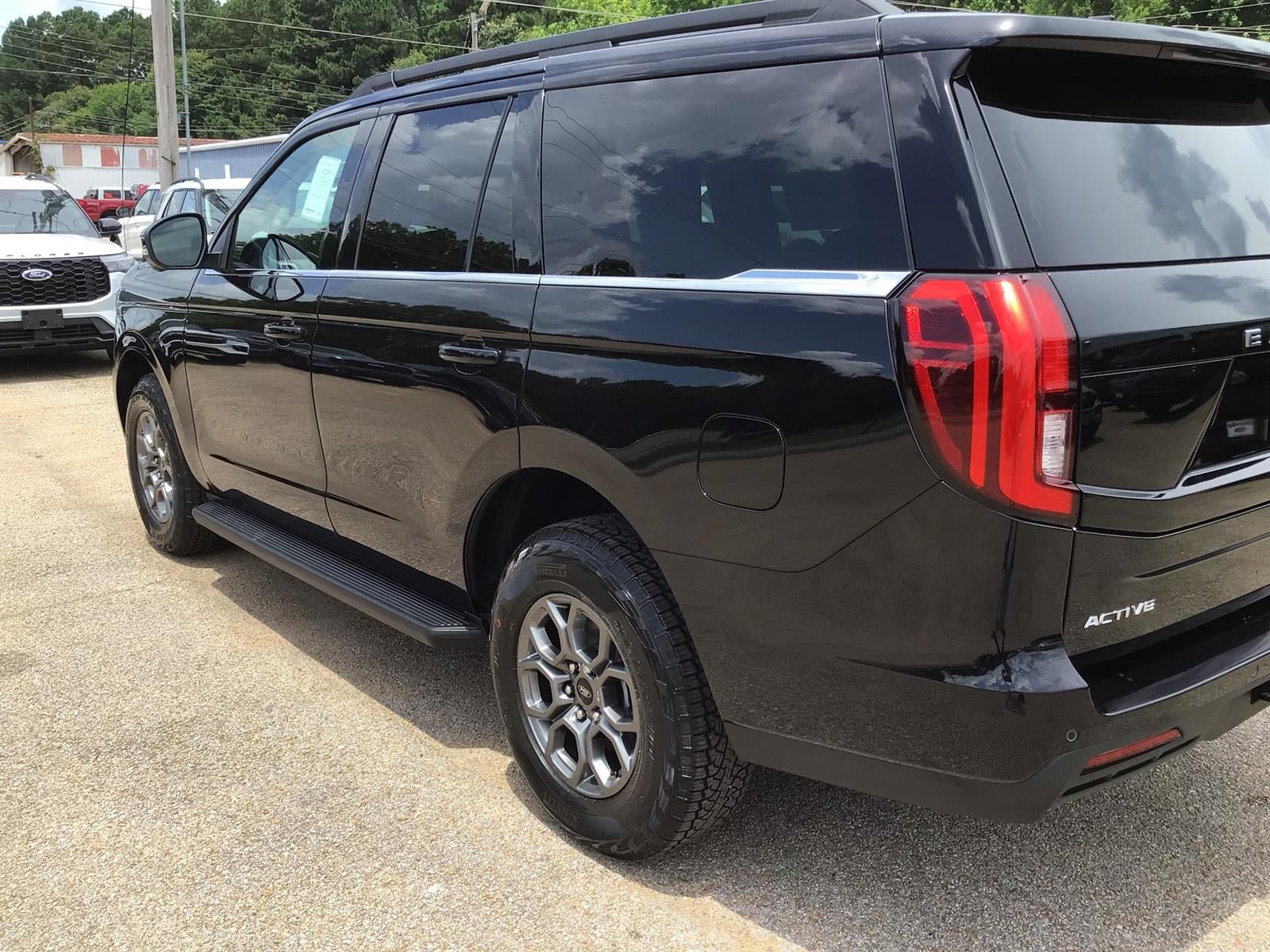 New 2026 Ford Expedition Active RWD image 12