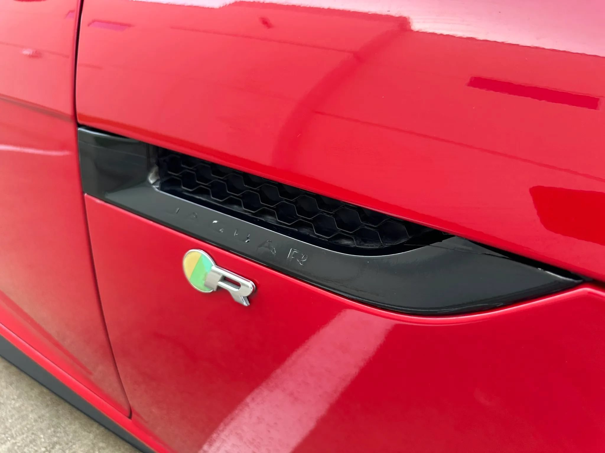 Used 2015 Jaguar F-TYPE R RWD image 7