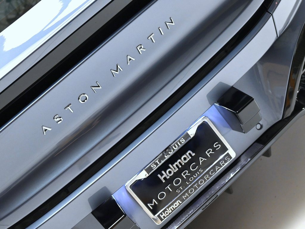 Used 2025 Aston Martin Vanquish image 36