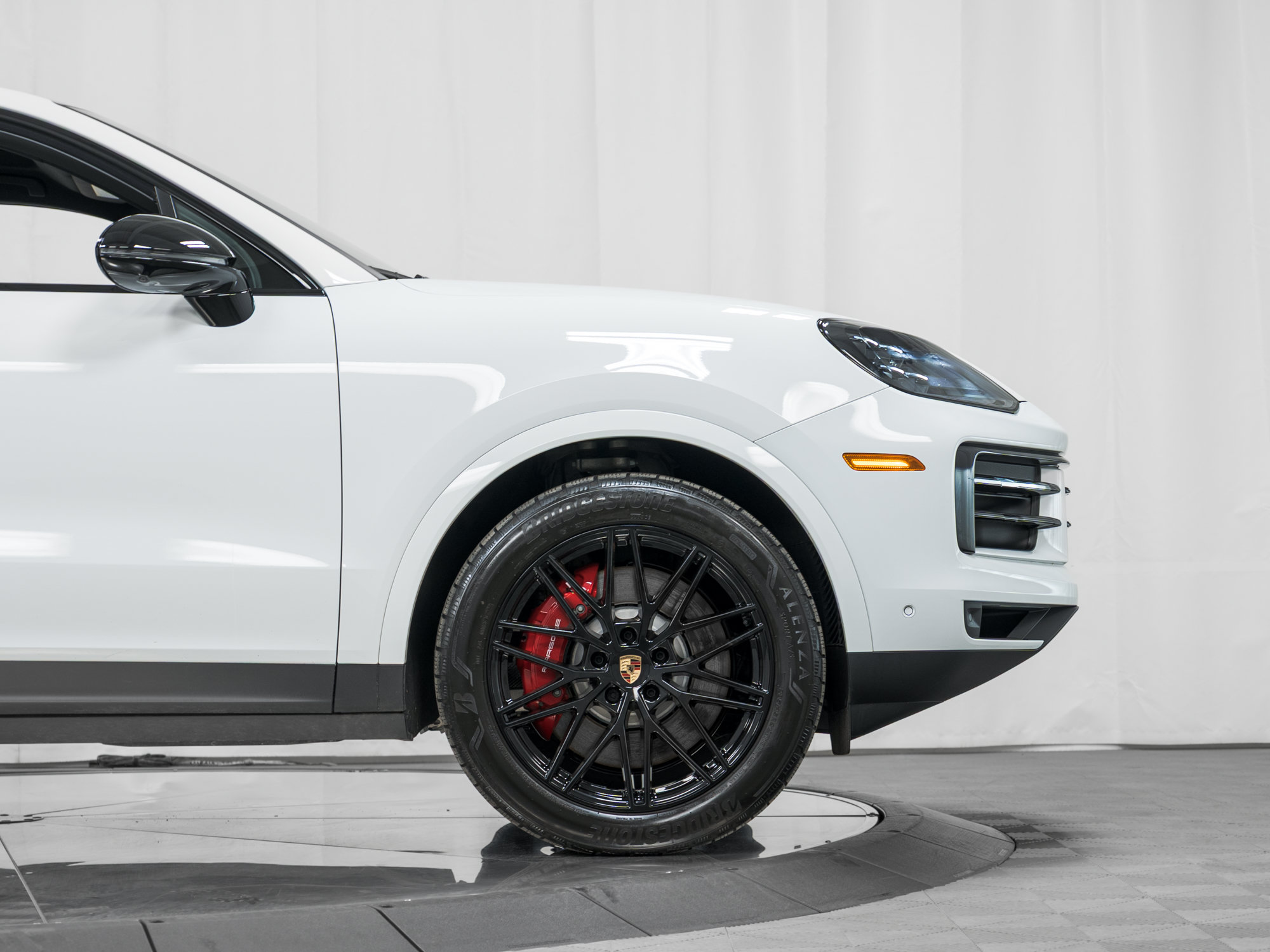 Used 2025 Porsche Cayenne S AWD/4WD image 11