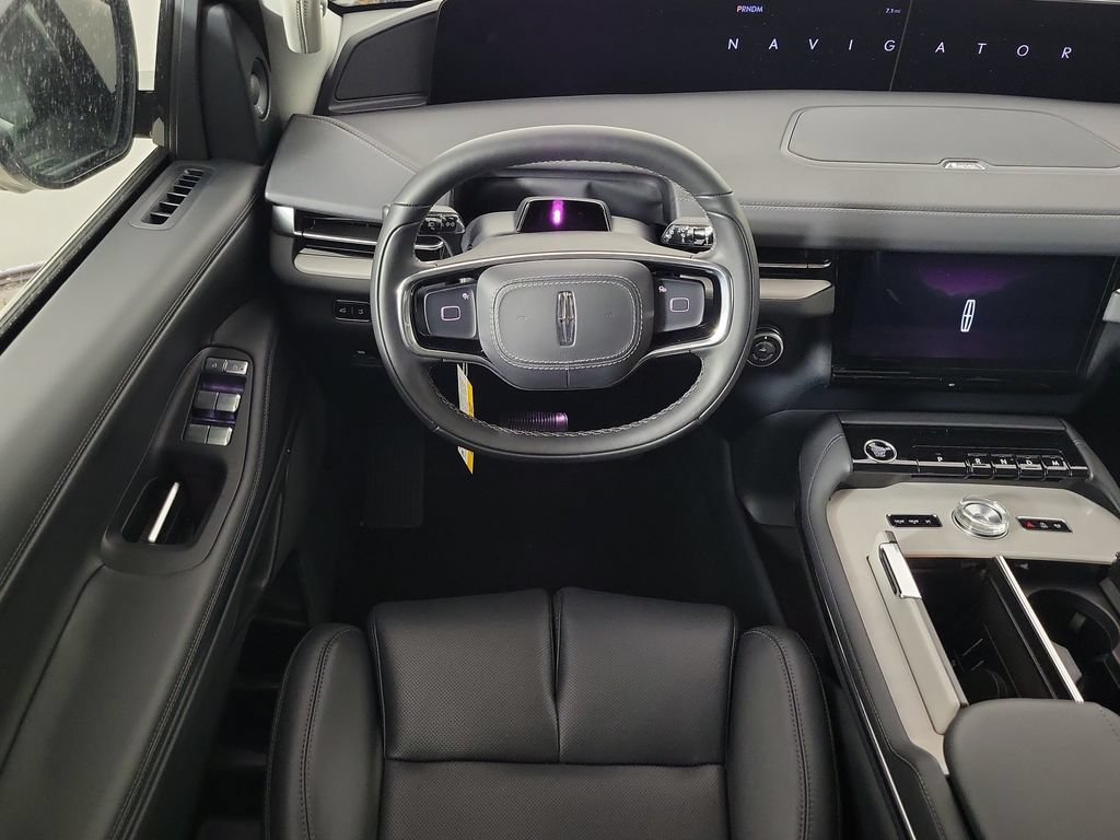 New 2027 Lincoln Navigator Premiere RWD image 11