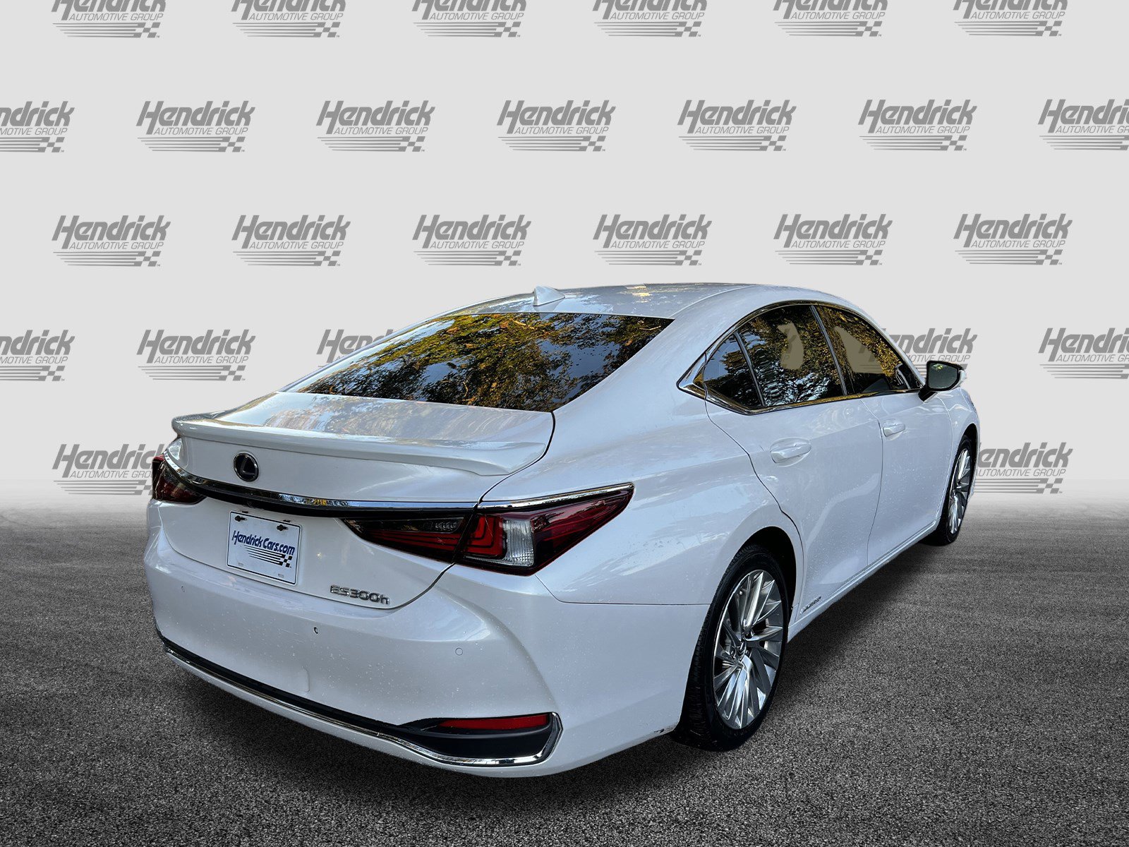 Used 2021 Lexus ES 300h Ultra Luxury w/ Accessory Package 2 image 9