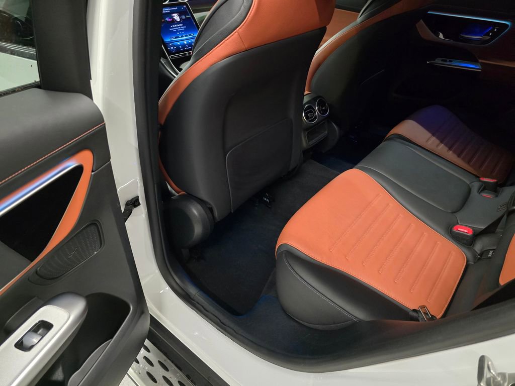 Used 2025 Mercedes-Benz GLC 300 4MATIC w/ AMG Line image 29