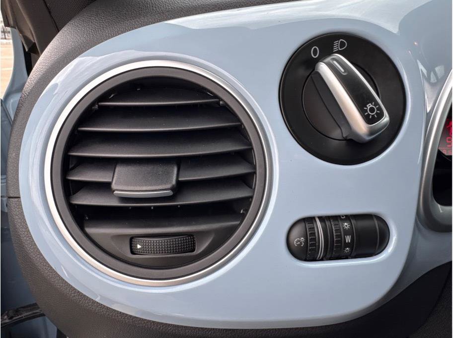 Used 2013 Volkswagen Beetle 2.5 image 20