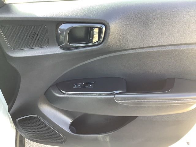 Certified 2025 Hyundai Venue Limited image 48