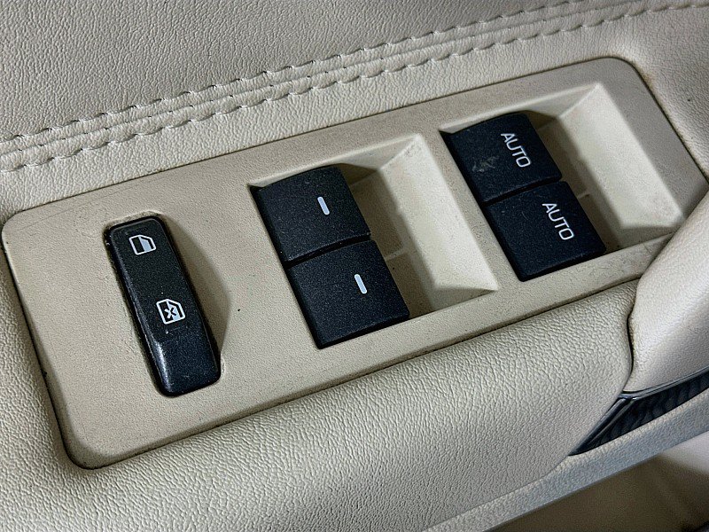 Used 2012 Lincoln MKZ FWD image 20