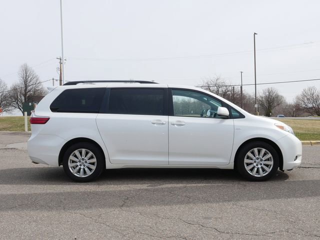Used 2017 Toyota Sienna XLE image 8