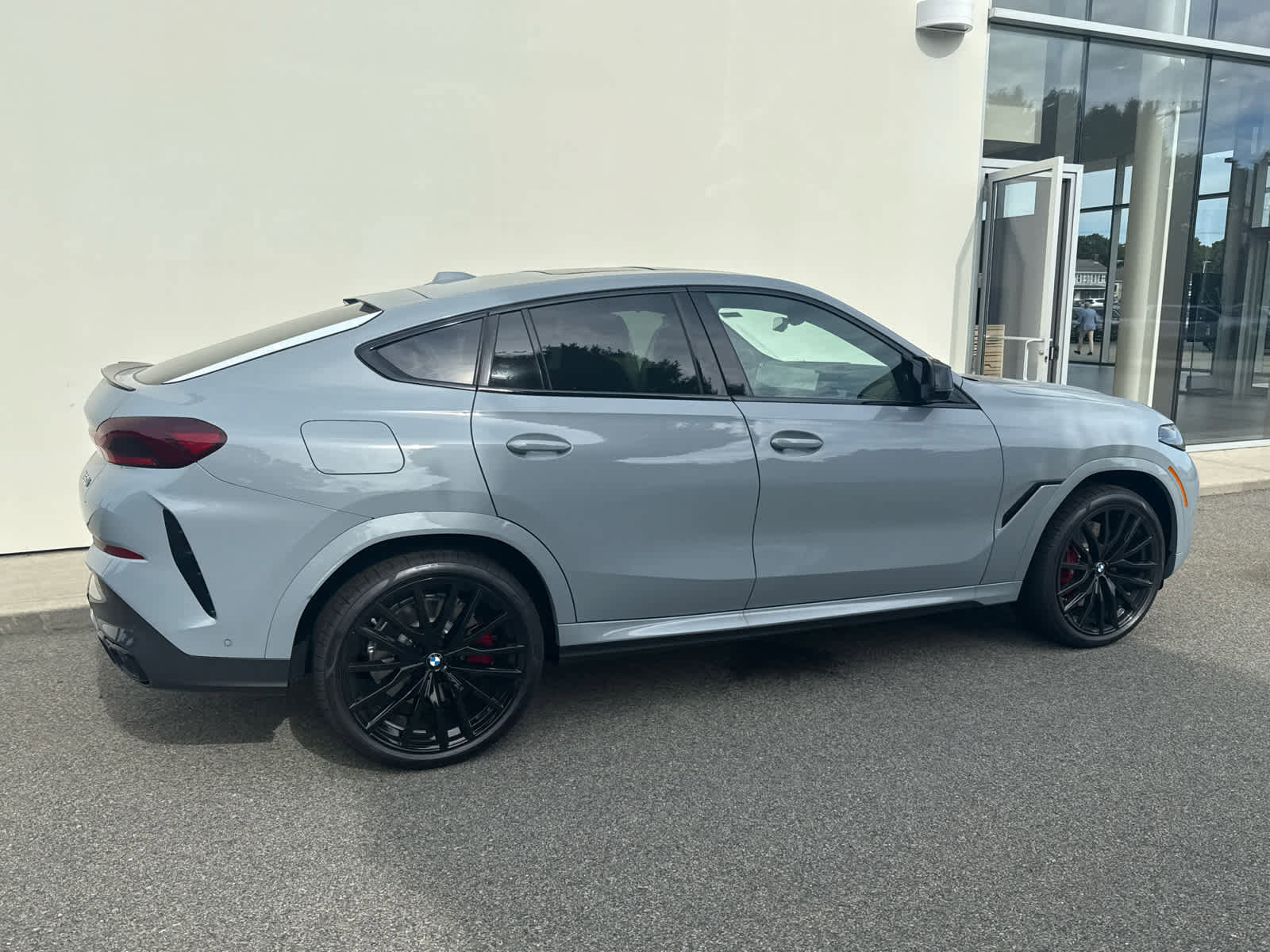 New 2026 BMW X6 M60i image 10