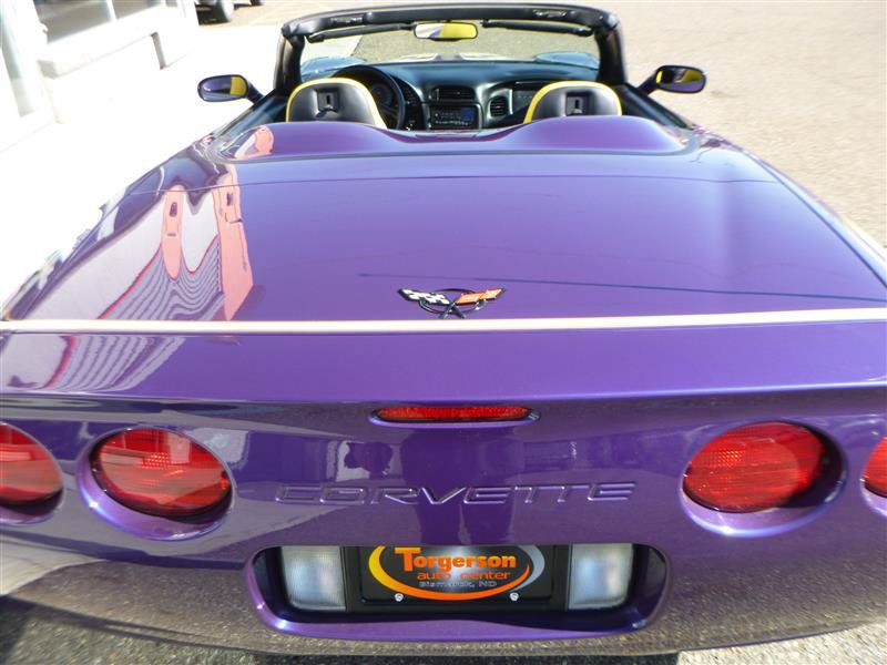 Used 1998 Chevrolet Corvette Convertible w/ Memory Pkg RWD image 29