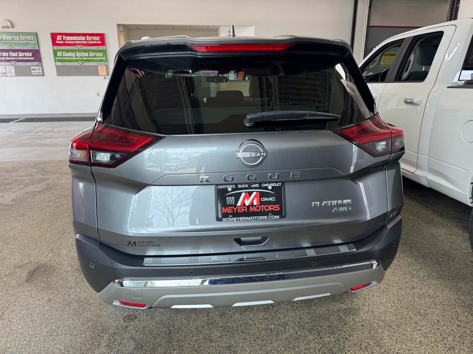 Used 2023 Nissan Rogue Platinum AWD/4WD image 6